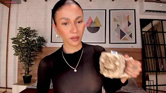 LunaRuso online show from 09.20.25