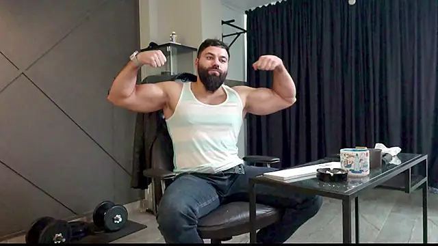 Snapshot of mattmasterss chatting on 12.22.24 mattmasterss online show from 12.22.24