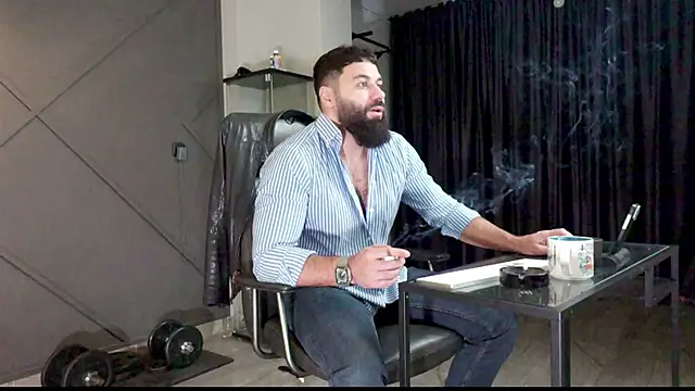 Snapshot of mattmasterss chatting on 12.23.24 mattmasterss online show from 12.23.24