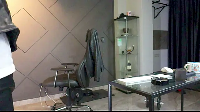 Snapshot of mattmasterss chatting on 01.01.25 mattmasterss online show from 01.01.25