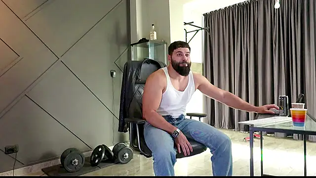 Snapshot of mattmasterss chatting on 01.05.25 mattmasterss online show from 01.05.25