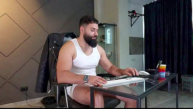 Snapshot of mattmasterss chatting on 01.15.25 mattmasterss online show from 01.15.25