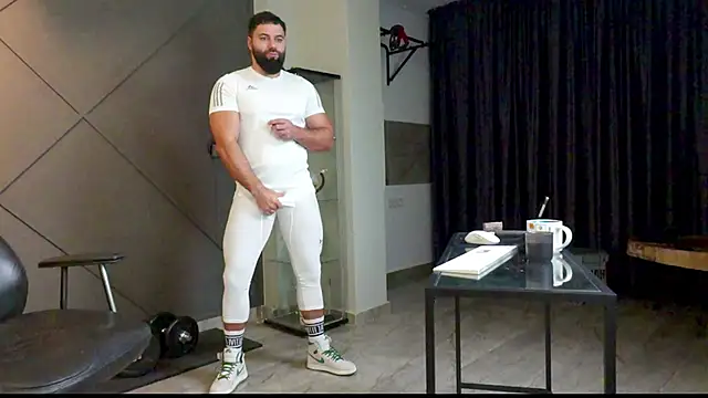 Snapshot of mattmasterss chatting on 01.18.25 mattmasterss online show from 01.18.25