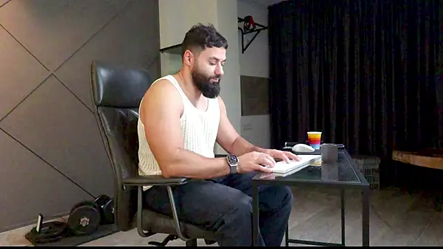 Snapshot of mattmasterss chatting on 01.19.25 mattmasterss online show from 01.19.25