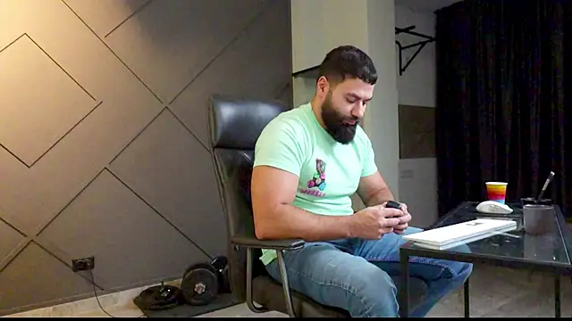 Snapshot of mattmasterss chatting on 01.23.25 mattmasterss online show from 01.23.25