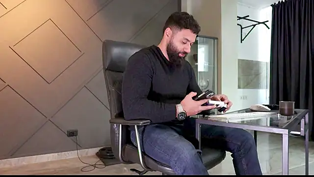 Snapshot of mattmasterss chatting on 02.10.25 mattmasterss online show from 02.10.25