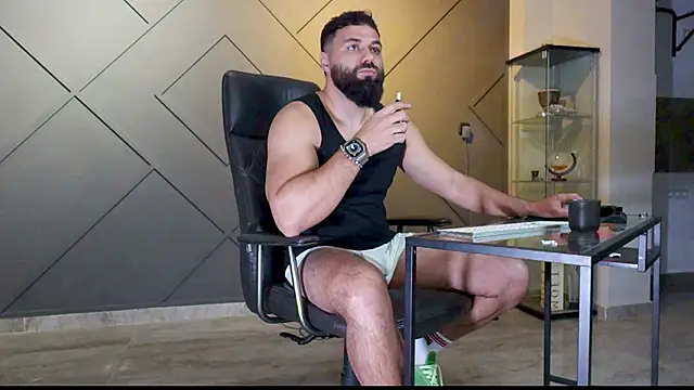 Snapshot of mattmasterss chatting on 02.14.25 mattmasterss online show from 02.14.25