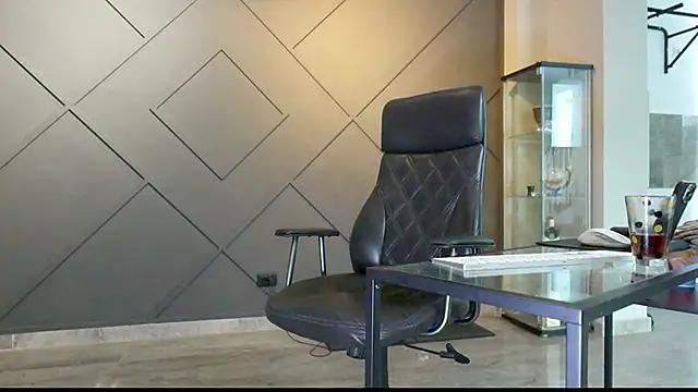 Snapshot of mattmasterss chatting on 02.18.25 mattmasterss online show from 02.18.25