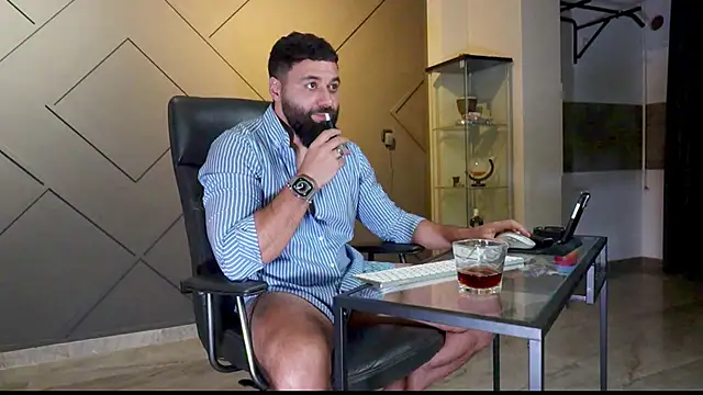 Snapshot of mattmasterss chatting on 02.23.25 mattmasterss online show from 02.23.25