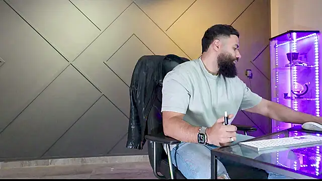 Snapshot of mattmasterss chatting on 03.02.25 mattmasterss online show from 03.02.25