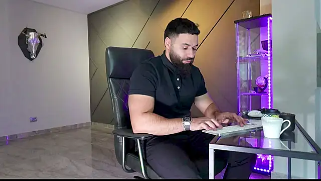 Snapshot of mattmasterss chatting on 03.08.25 mattmasterss online show from 03.08.25