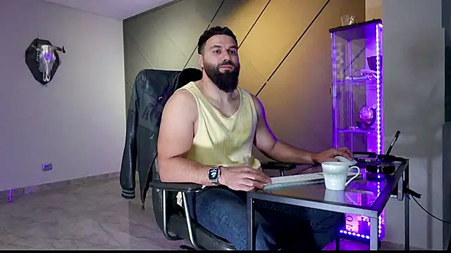 Snapshot of mattmasterss chatting on 03.10.25 mattmasterss online show from 03.10.25