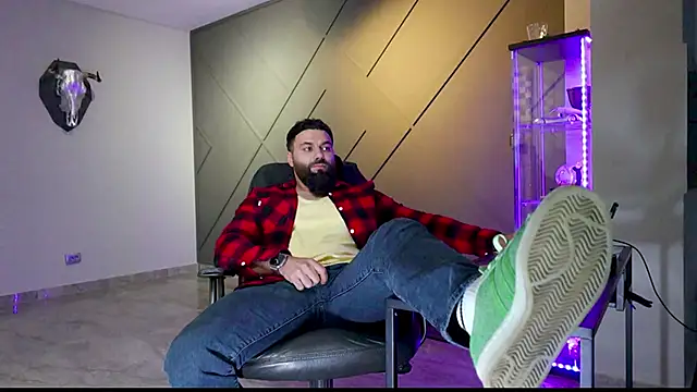 Snapshot of mattmasterss chatting on 03.10.25 mattmasterss online show from 03.10.25