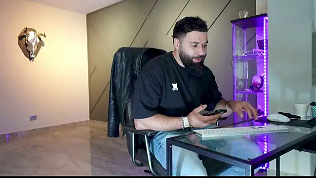 Snapshot of mattmasterss chatting on 03.12.25 mattmasterss online show from 03.12.25