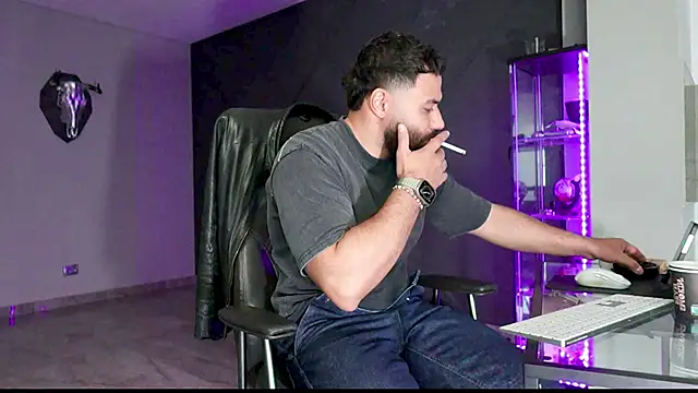 Snapshot of mattmasterss chatting on 03.22.25 mattmasterss online show from 03.22.25