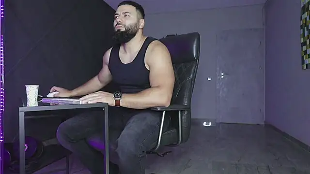 Snapshot of mattmasterss chatting on 11.15.25 mattmasterss online show from 11.15.25