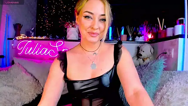  JuliaSpace  online show from 01.11.25