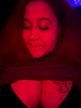 Snapshot of Juicyjordie chatting on 10.18.25 Juicyjordie online show from 10.18.25