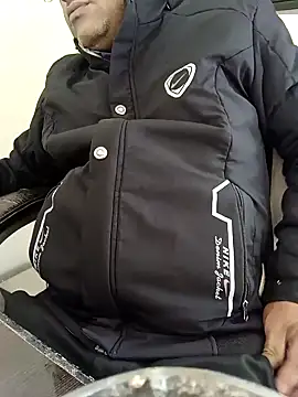 Snapshot of Hot-man39 chatting on 12.08.24 Hot-man39 online show from 12.08.24