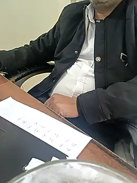 Snapshot of Hot-man39 chatting on 12.04.25 Hot-man39 online show from 12.04.25