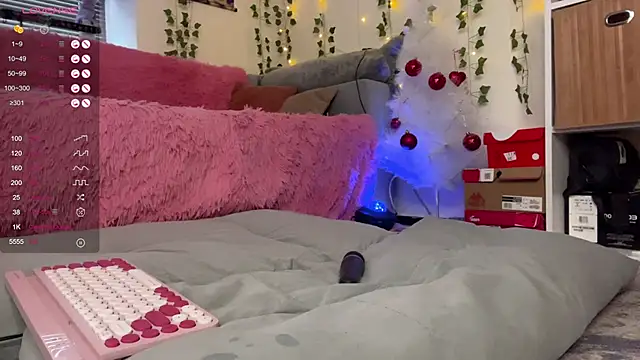 Snapshot of Eva-miller1 chatting on 01.18.25 Eva-miller1 online show from 01.18.25