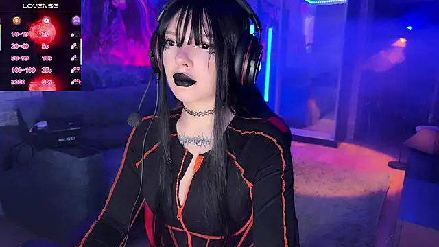 Snapshot of Eva-miller1 chatting on 11.03.25 Eva-miller1 online show from 11.03.25