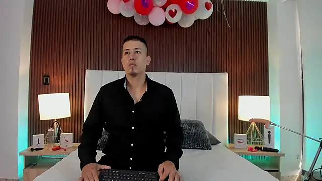 Snapshot of Liana_Asaff chatting on 02.21.25 Liana Asaff online show from 02.21.25