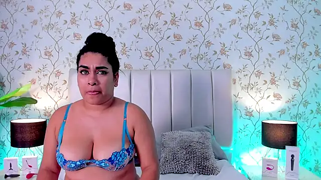 Snapshot of Liana_Asaff chatting on 02.25.25 Liana Asaff online show from 02.25.25