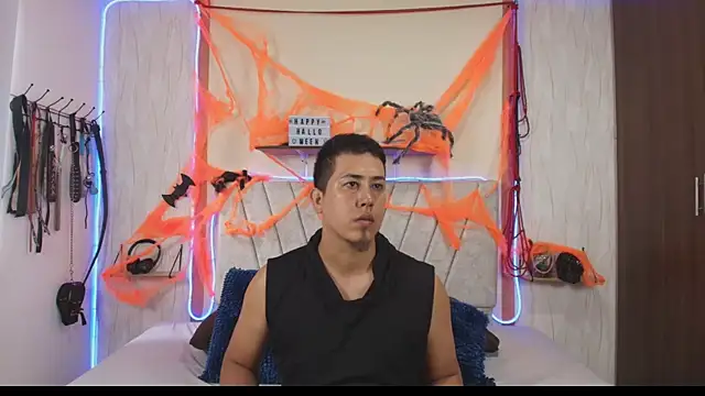 Snapshot of Liana_Asaff chatting on 10.14.25 Liana Asaff online show from 10.14.25