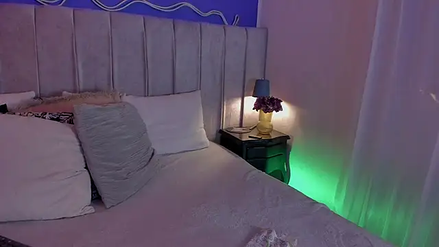 EvaaStevens online show from 06.19.26