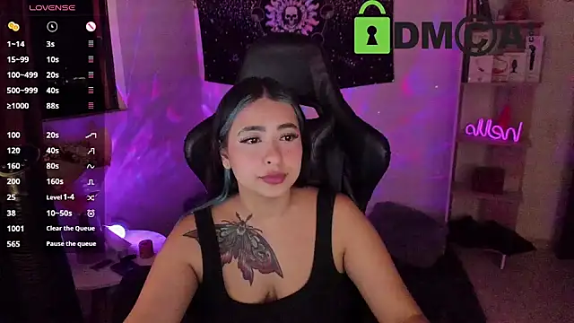 sweetcoralinee online show from 02.16.25