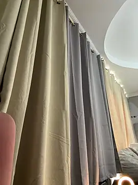 Snapshot of emiss_ chatting on 02.27.25 emiss online show from 02.27.25