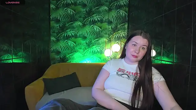 Snapshot of ShedarBrooks chatting on 12.23.24 ShedarBrooks online show from 12.23.24