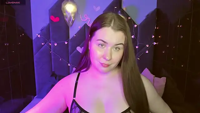 Snapshot of ShedarBrooks chatting on 02.14.25 ShedarBrooks online show from 02.14.25