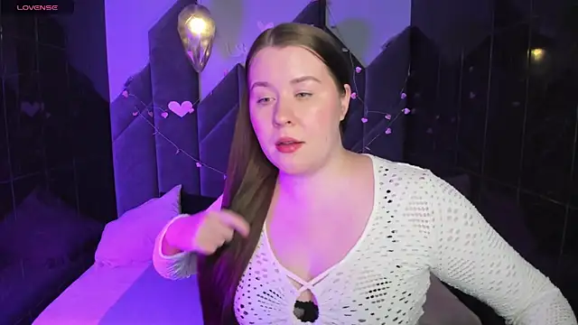 Snapshot of ShedarBrooks chatting on 02.18.25 ShedarBrooks online show from 02.18.25