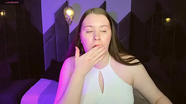 Snapshot of ShedarBrooks chatting on 02.21.25 ShedarBrooks online show from 02.21.25