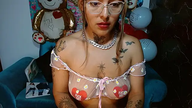 Snapshot of kronikafuckass chatting on 02.14.25 kronikafuckass online show from 02.14.25