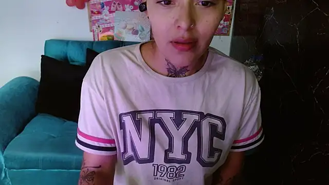 Snapshot of kronikafuckass chatting on 09.19.25 kronikafuckass online show from 09.19.25