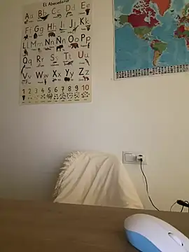 Snapshot of streetdoll chatting on 02.21.25 streetdoll online show from 02.21.25