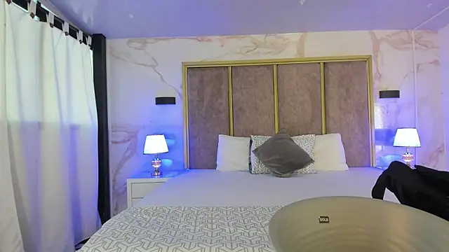 Snapshot of PaulinaDuarte chatting on 11.15.25 PaulinaDuarte online show from 11.15.25