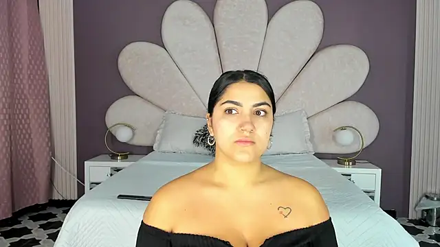 Snapshot of PaulinaDuarte chatting on 11.20.25 PaulinaDuarte online show from 11.20.25