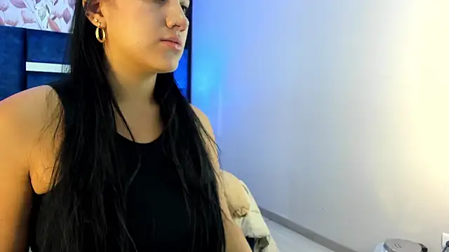 Snapshot of PaulinaDuarte chatting on 11.21.25 PaulinaDuarte online show from 11.21.25