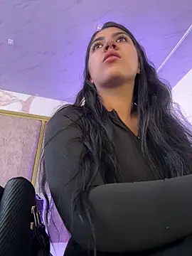 Snapshot of PaulinaDuarte chatting on 11.27.25 PaulinaDuarte online show from 11.27.25