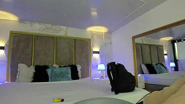 Snapshot of PaulinaDuarte chatting on 12.02.25 PaulinaDuarte online show from 12.02.25