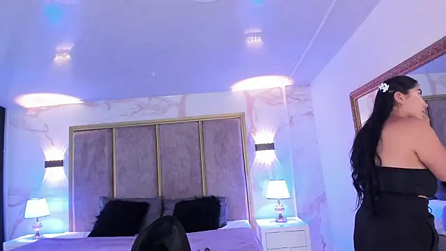 Snapshot of PaulinaDuarte chatting on 12.03.25 PaulinaDuarte online show from 12.03.25