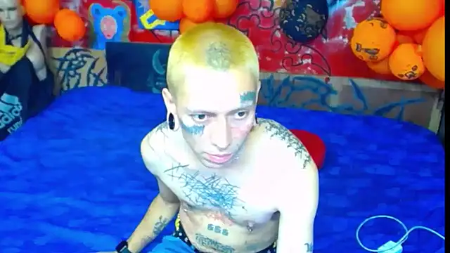 Snapshot of deivid_estrada chatting on 10.18.25 deivid estrada online show from 10.18.25