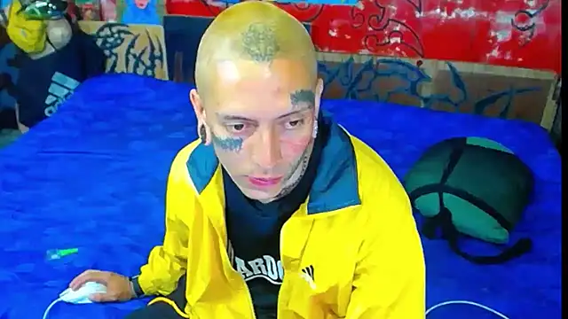 Snapshot of deivid_estrada chatting on 11.12.25 deivid estrada online show from 11.12.25