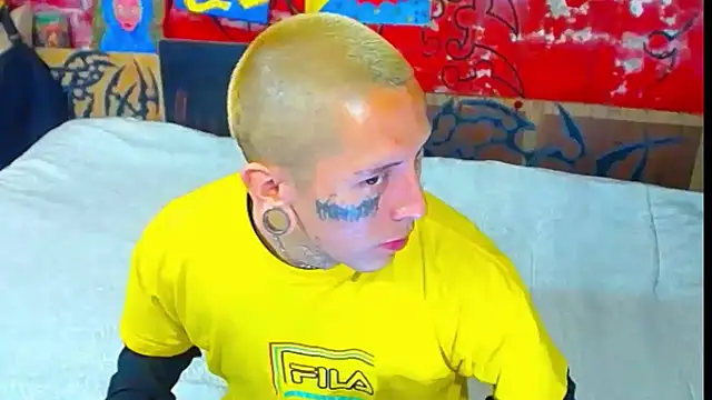 Snapshot of deivid_estrada chatting on 11.16.25 deivid estrada online show from 11.16.25