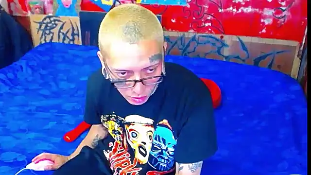 Snapshot of deivid_estrada chatting on 11.25.25 deivid estrada online show from 11.25.25