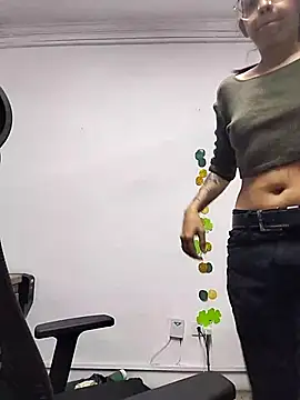 Snapshot of dalilla_macherano chatting on 03.10.25 dalilla macherano online show from 03.10.25